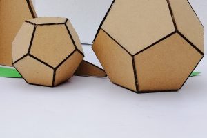 【五边形足球制作教程】环创亲子手工DIY涂色等边五边形瓦楞纸板足球收纳盒