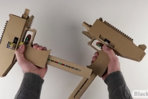 教你如何用纸板制作一把吃鸡中的UZI冲锋@枪！