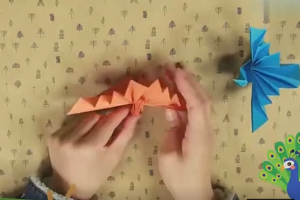 幼儿环创吊饰 《孔雀》动作折纸 幼儿手工教学