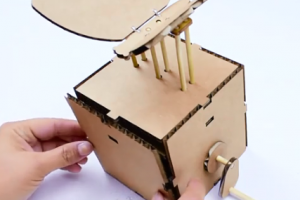 废纸板新创意！做的纸板蝴蝶还能挥翅膀，当手工作业超赞