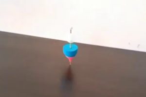 手工制作：今天我们来制作一个陀螺！